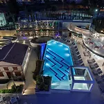 فندق دبل تري باي هيلتون كوساداسي
