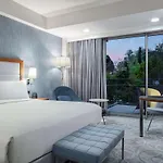 دبل تري باي هيلتون كوساداسي 4* كوشاداسيه