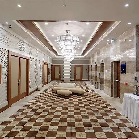 מלון Doubletree By Hilton קוסדסי