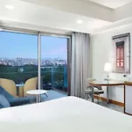 Doubletree By Hilton מלון
