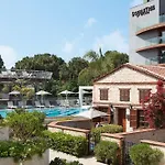 מלון Doubletree By Hilton קוסדסי