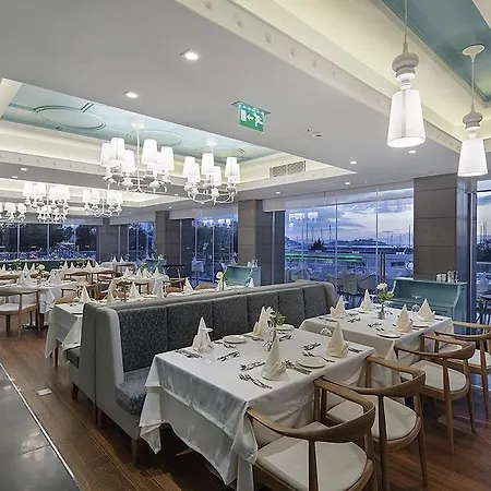 Doubletree By Hilton Kusadası