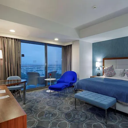 Doubletree By Hilton מלון 4*