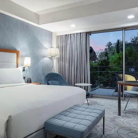 Doubletree By Hilton Hotell Kusadası