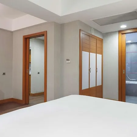 Doubletree By Hilton Kusadası