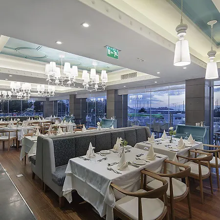 Doubletree By Hilton Отель Кушадасы