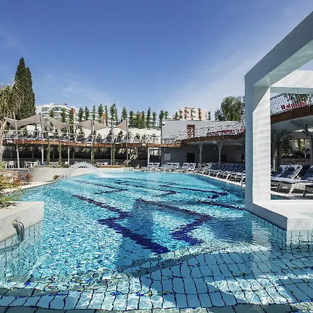 Doubletree By Hilton Hotel